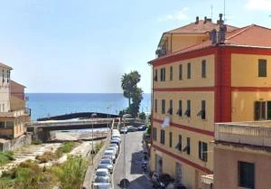 IMPERIA - zona Foce - Quadrilocale a 100 mt dal mare - VENDUTO in collaborazione