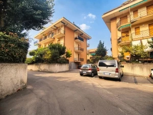 LOANO - Trilocale con Terrazzo - VENDITA