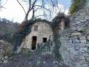 SANREMO - Rustico di 30 mq con terreno di 1200 mq - VENDUTO