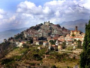BAJARDO - Casa di 50 mq su 3 livelli da finire - VENDITA